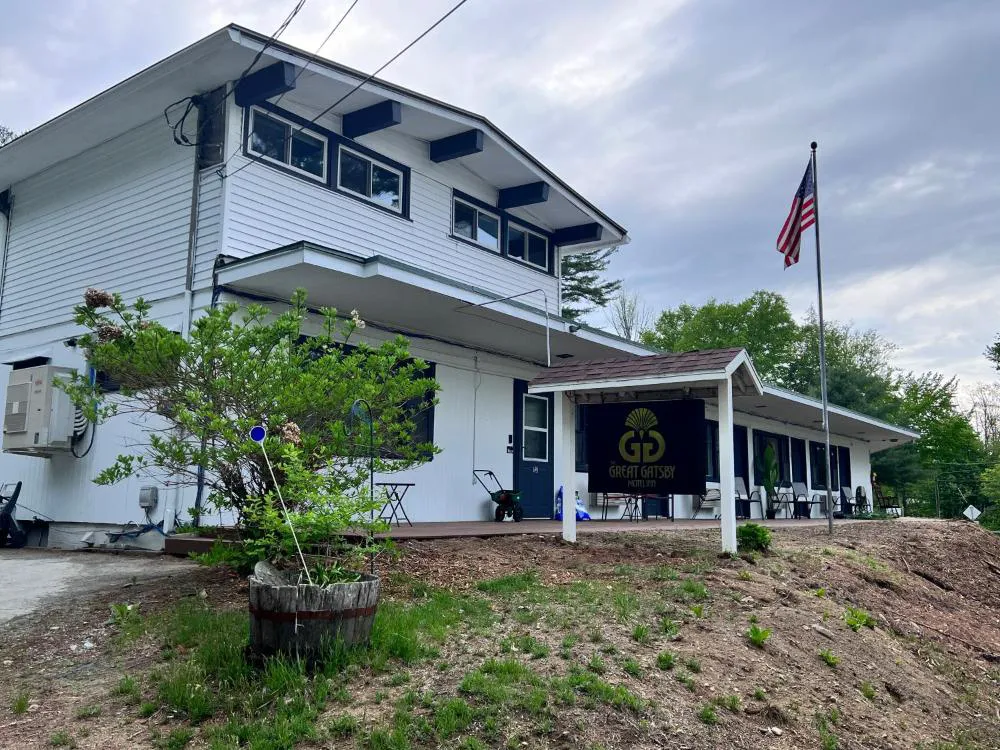 The Great Gatsby Motel Inn hotel hero