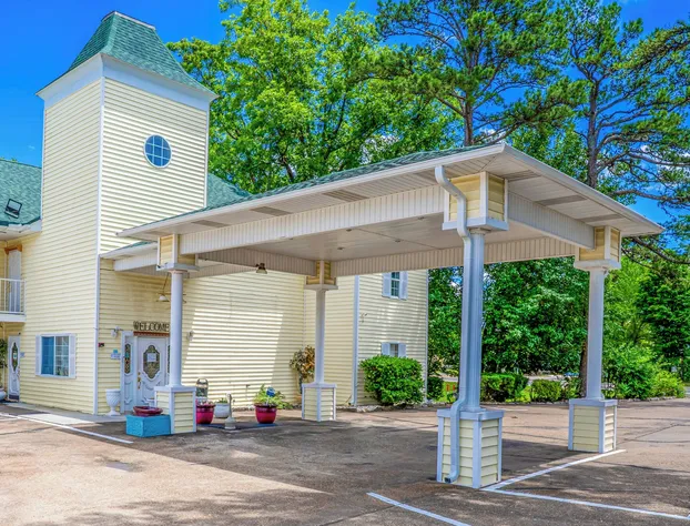 Hotel O Eureka Springs - Christ Of Ozark Area hotel detail image 1