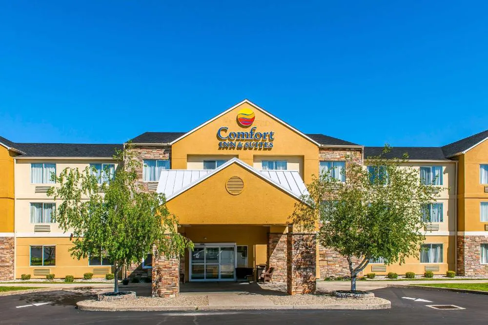Comfort Inn & Suites Mount Sterling hotel hero