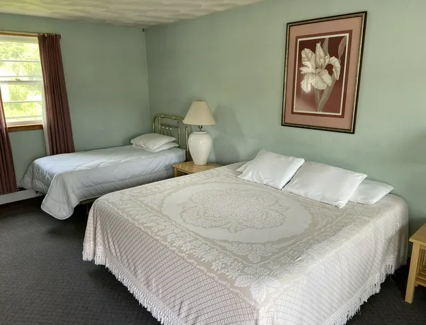 Laurelwood Inn and Steakhouse hotel detail image 4