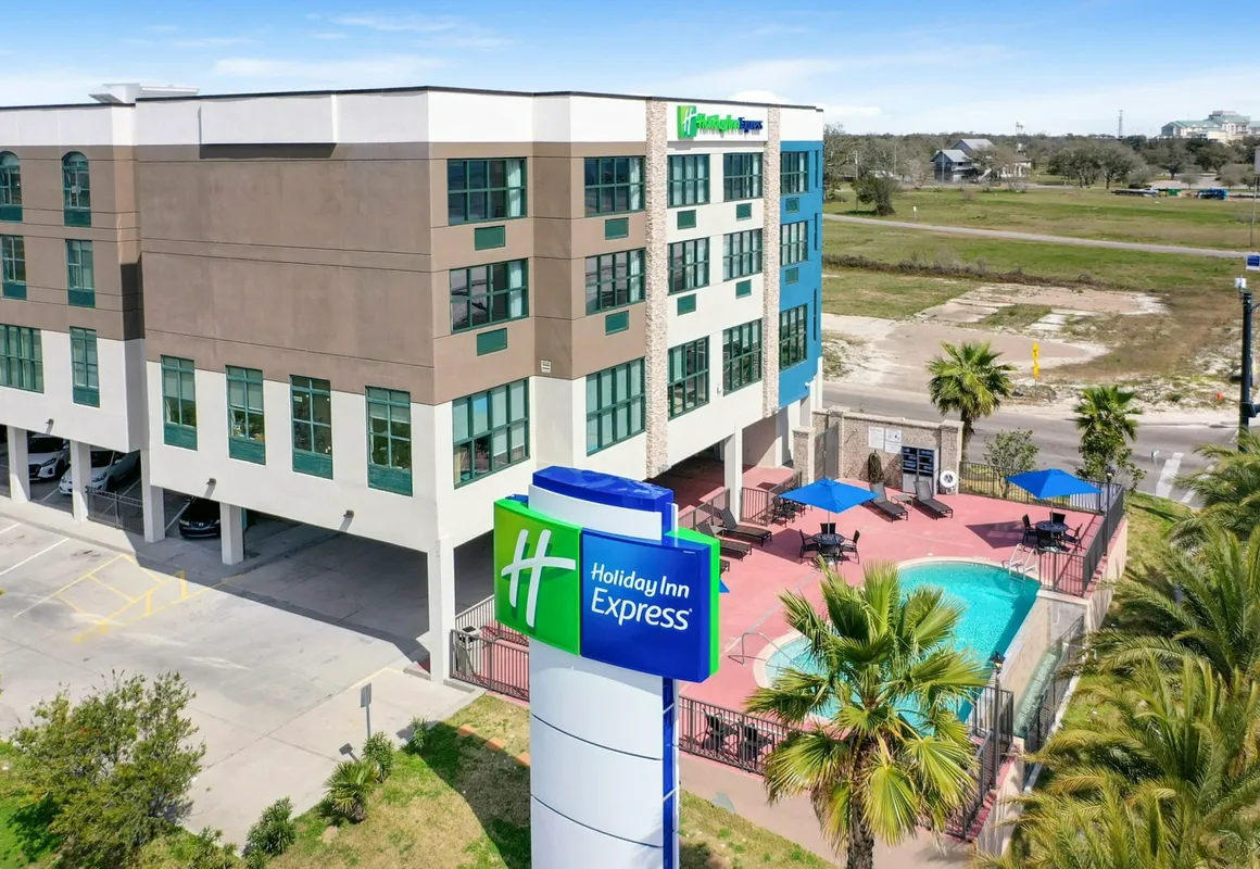 Holiday Inn Express Gulfport Beach by IHG hotel hero