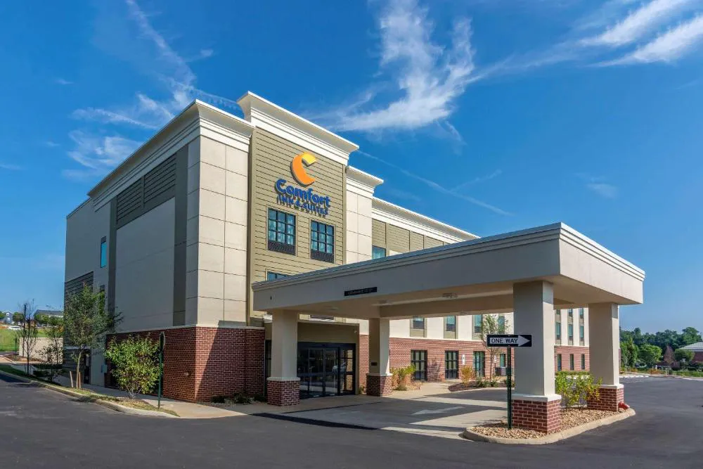 Comfort Inn & Suites Charlottesville Hollymead Town Center hotel hero