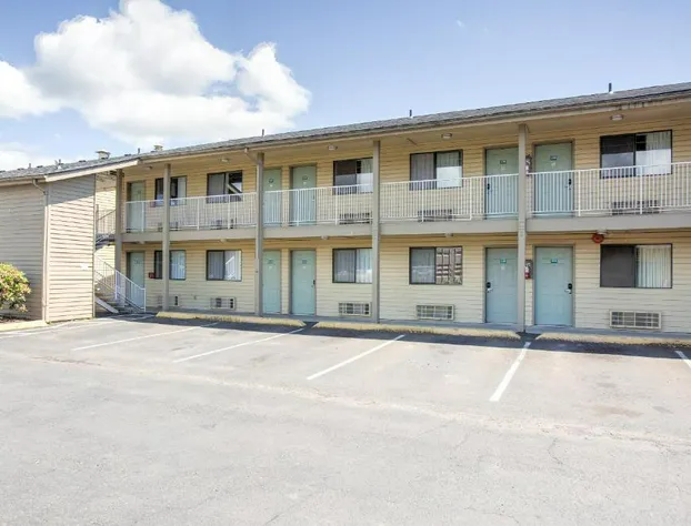 OYO Woodland Hotel and Suites hotel detail image 1