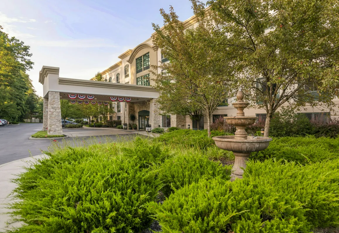 Comfort Inn & Suites Lake George hotel hero