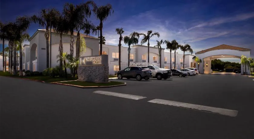 Hourglass Hotel, Trademark Collection by Wyndham hotel hero