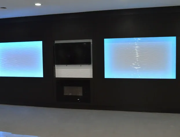 Econo Lodge Inn & Suites hotel detail image 2