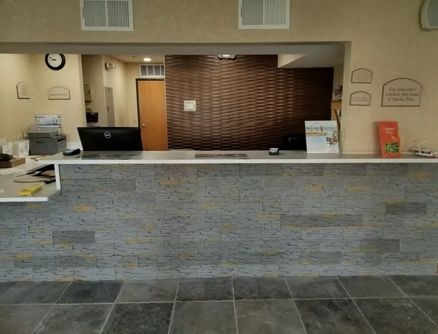 Country Inn & Suites by Radisson, Auburn, IN hotel detail image 3