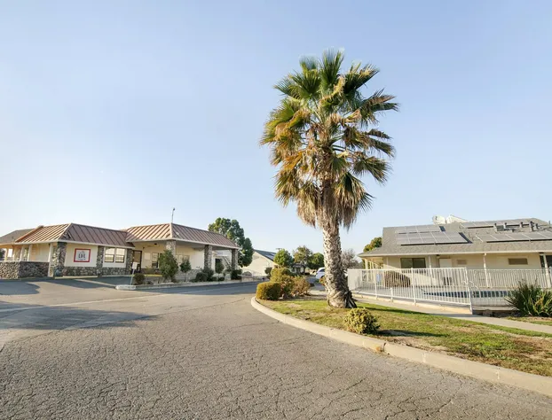 Super 8 by Wyndham Dunnigan hotel detail image 3