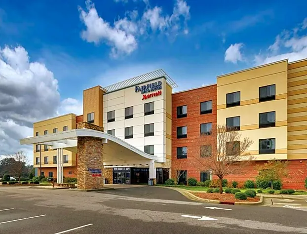Fairfield Inn & Suites by Marriott Dunn I-95 hotel detail image 1