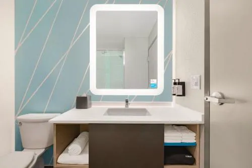 avid hotel Fort Wayne North by IHG hotel detail image 1