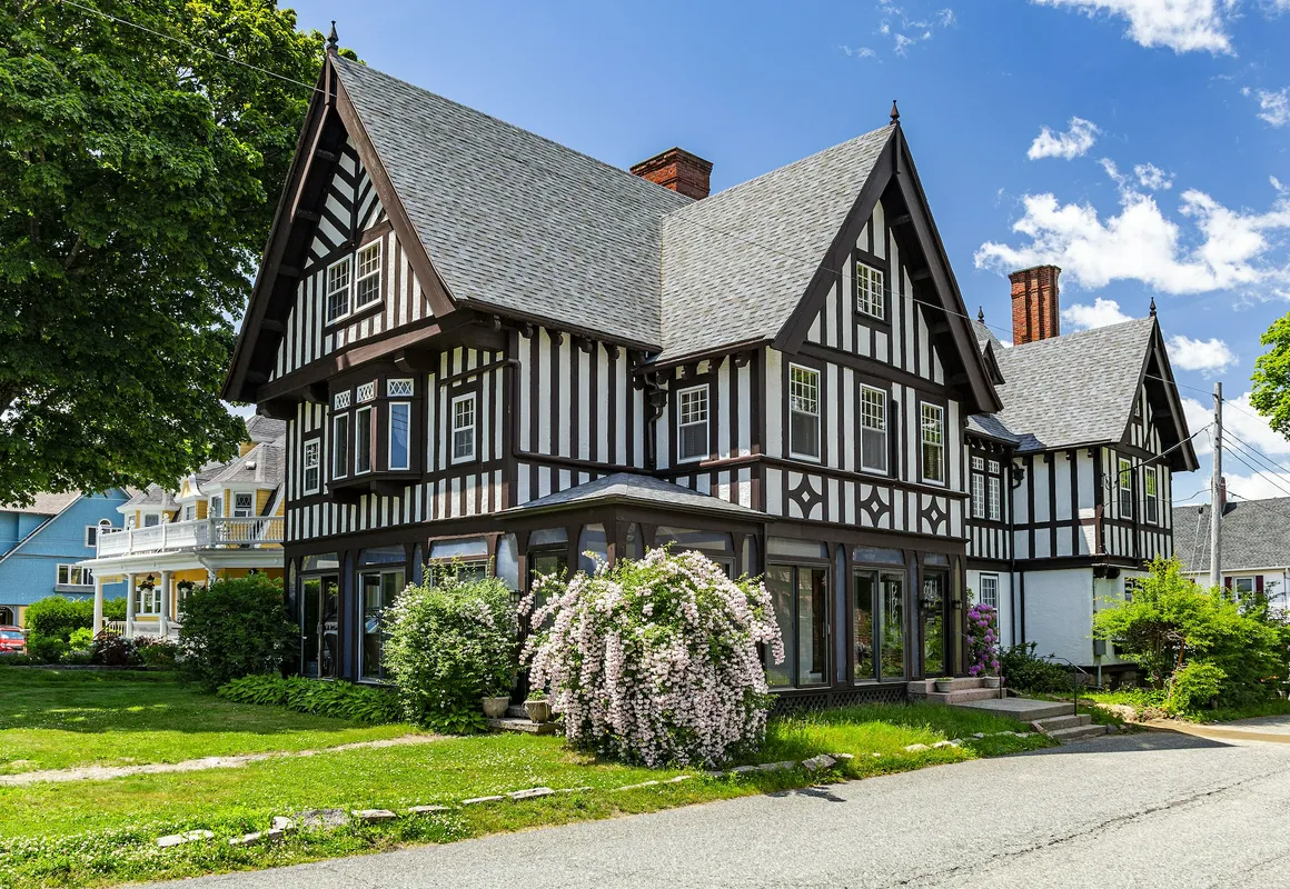 Stratford hotel hero