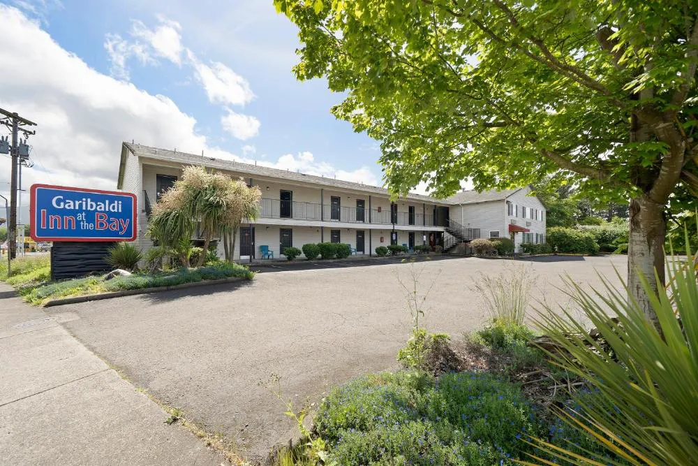 Garibaldi Inn at the Bay hotel hero