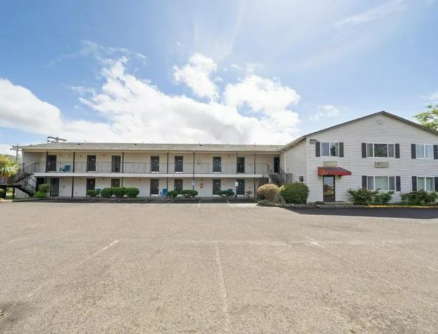 Garibaldi Inn at the Bay hotel detail image 2