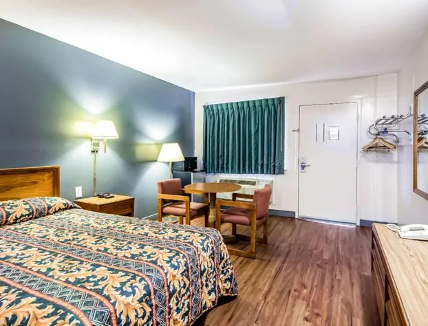 Brentwood Inn Richmond South hotel detail image 4