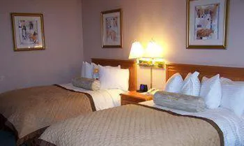 Howard Johnson by Wyndham Fullerton/Anaheim Conference Cntr hotel detail image 3