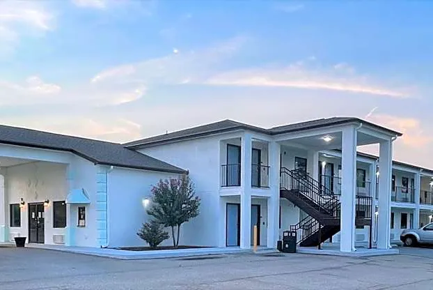 Rodeway Inn Sandersville hotel detail image 1