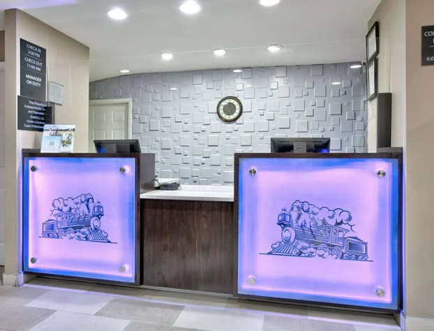 Super 8 by Wyndham Palestine hotel detail image 3