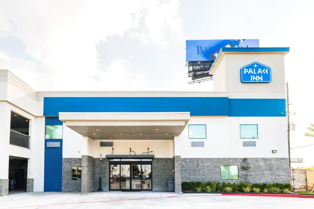 Palace Inn Blue IAH East hotel hero