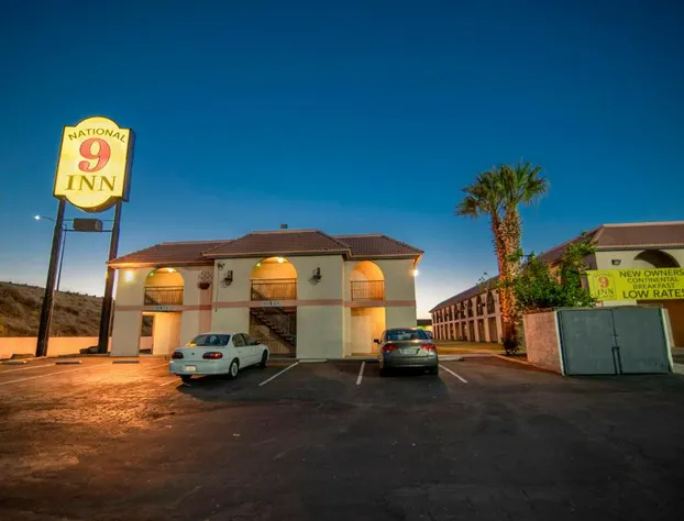 National 9 Inn hotel detail image 4