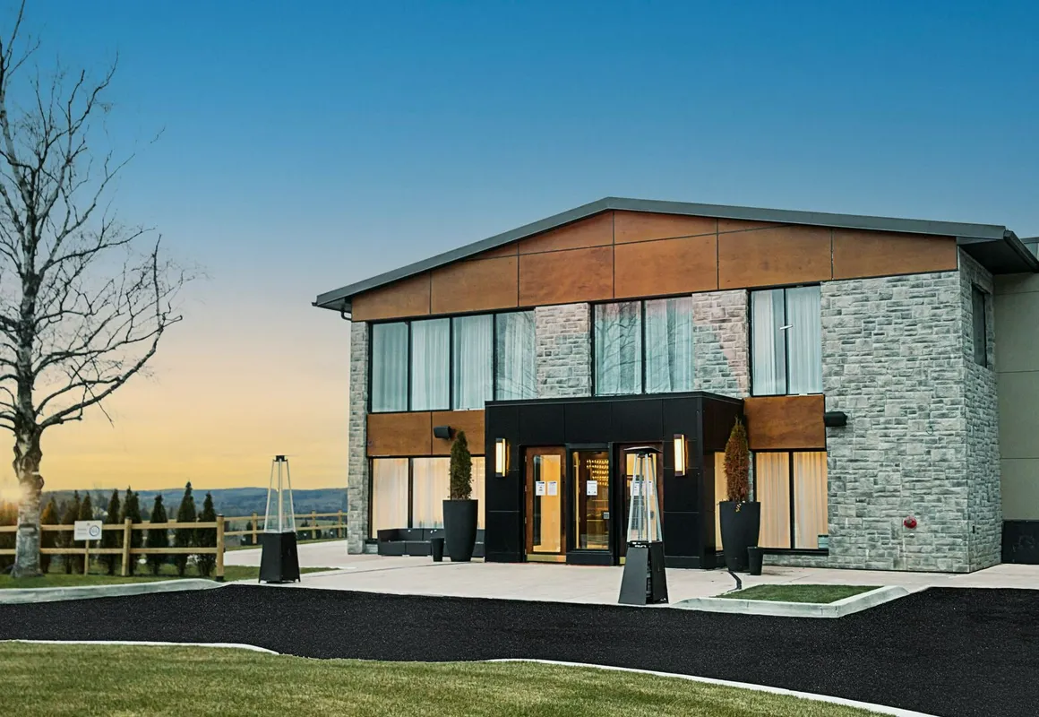 Mount Alverno Luxury Resorts hotel hero