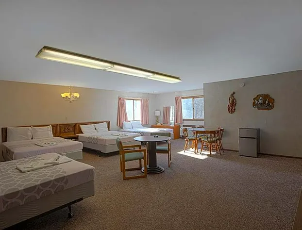 Love Hotels Tomahawk by OYO at Lake Mohawksin WI hotel detail image 4