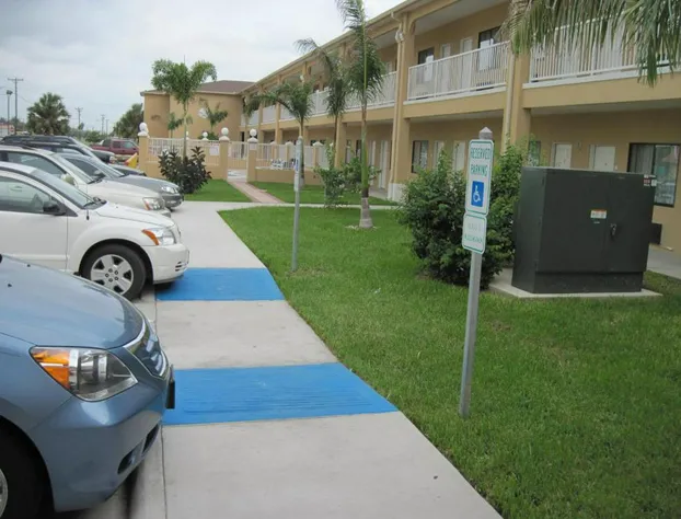 Texas Inn - Welasco/Mercedes hotel detail image 2