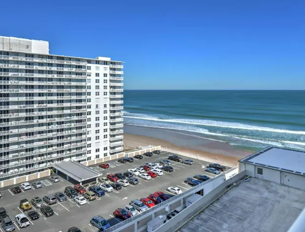 Direct oceanfront, fantastic ocean view, separate bedroom ! Temporarily no pools hotel detail image 2