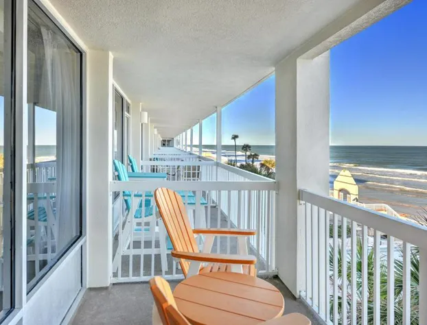 Direct oceanfront, fantastic ocean view, separate bedroom ! Temporarily no pools hotel detail image 4