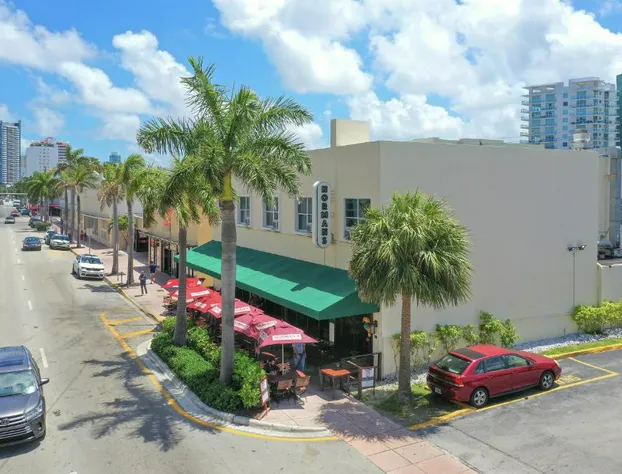 Miami Beach Suites & Bar hotel detail image 1