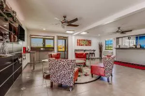 Econo Lodge Inn & Suites Enid South hotel detail image 2