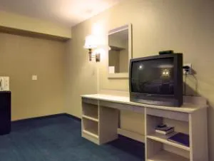 Econo Lodge Inn & Suites Enid South hotel detail image 3