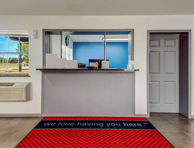 Econo Lodge Inn & Suites Enid South hotel detail image 4