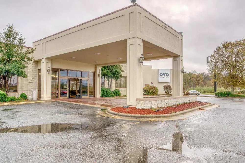 OYO Hotel Burlington South hotel hero