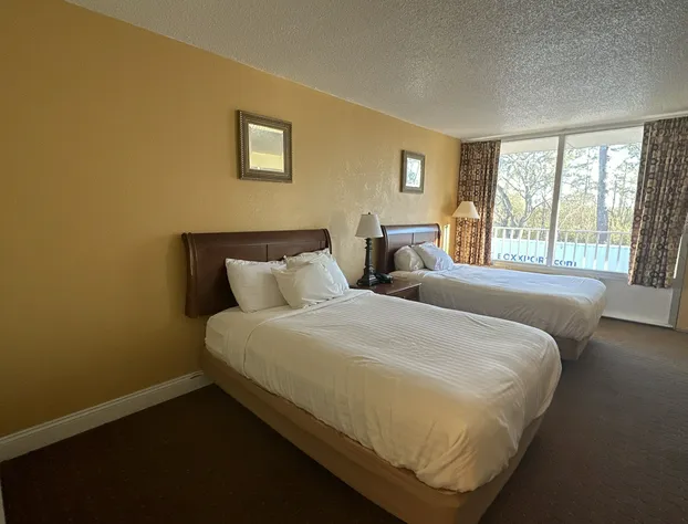 Calloway inn and suites hotel detail image 3