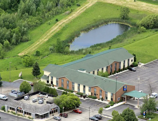 Clarion Pointe Racine - Mount Pleasant hotel detail image 2