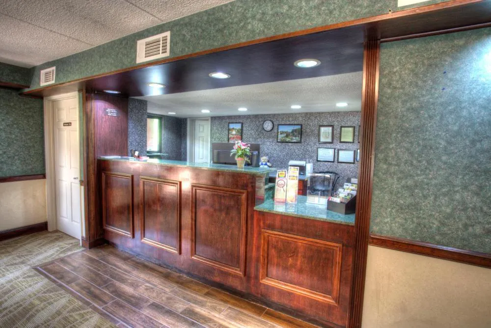 Econo Lodge Helen hotel hero