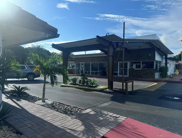 Econo Lodge Inn & Suites Florida City hotel detail image 1