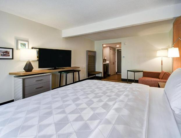 Holiday Inn- Allentown I-78 and Rt. 222 By IHG hotel detail image 2