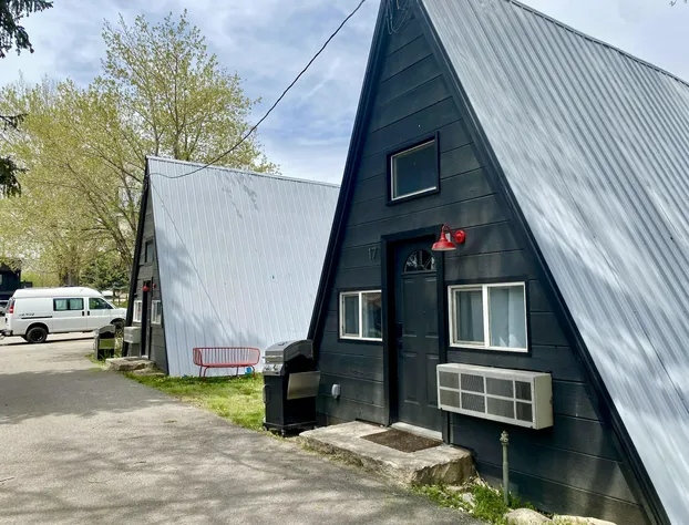 Trailhead Cabins & Lodging hotel detail image 2