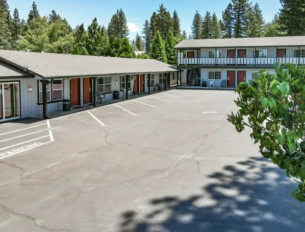 Charm Motel & Suites hotel detail image 4