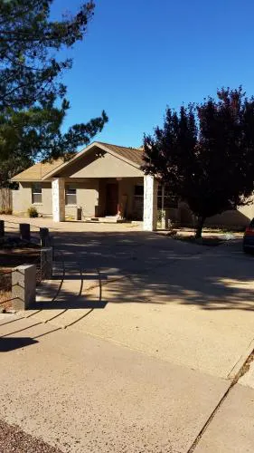 Ronnies Resort hotel hero