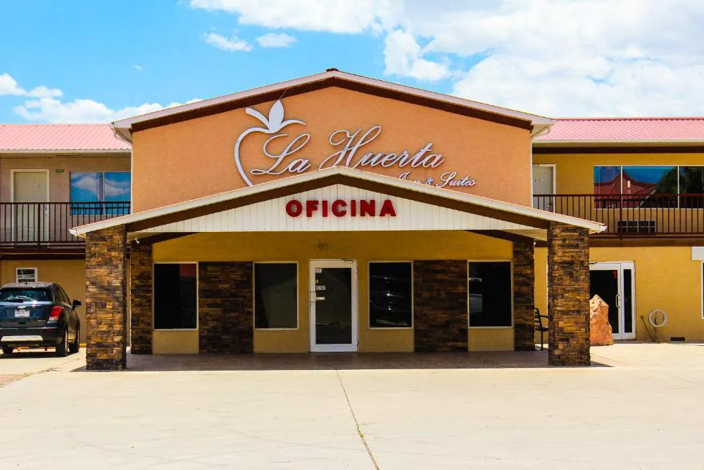 La Huerta Inn & Suites hotel hero