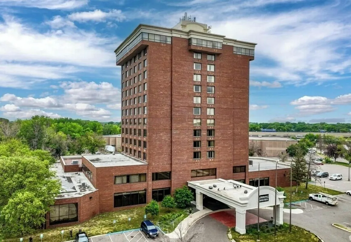 Comfort Inn Brooklyn Center hotel hero