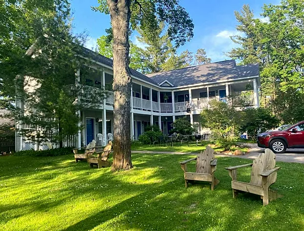 M22 Inn Glen Arbor hotel detail image 4