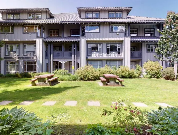 Bright Suite at Ski In/Out Glacier Lodge! hotel detail image 3