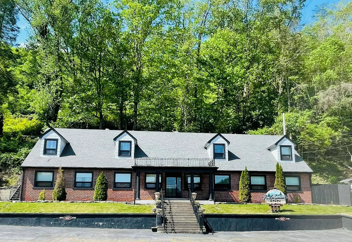 Pine Mountain Inn hotel hero