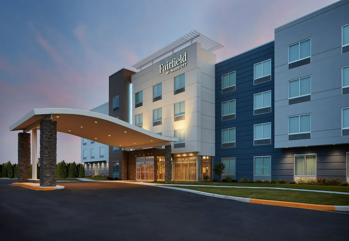 Fairfield Inn & Suites by Marriott Middletown hotel hero