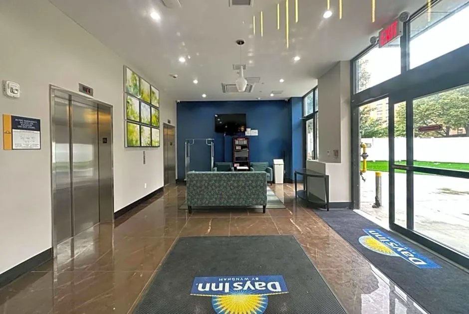 Days Inn by Wyndham Brooklyn / Eastern Parkway hotel hero