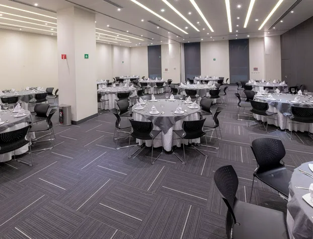 Ramada Encore by Wyndham Guadalajara Aeropuerto hotel detail image 3