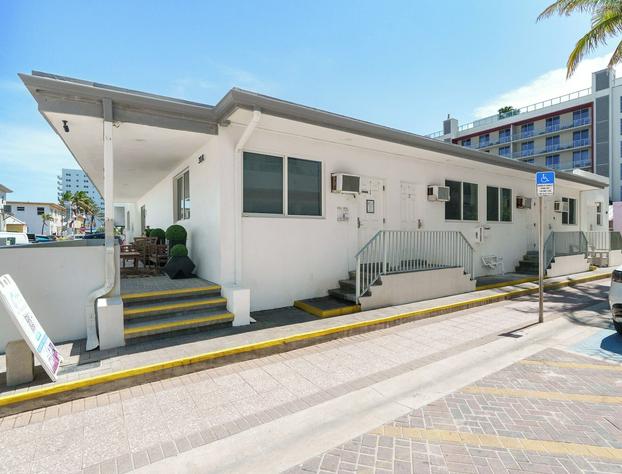 The Pearl Beachside Apartments on Hollywood Beach Broadwalk hotel detail image 1
